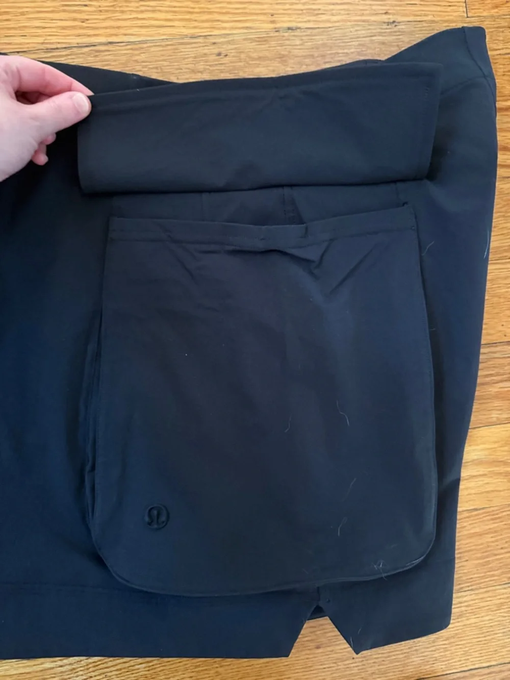 Lululemon Black Women's Cargo Pocket Shorts - Picture 5 of 5